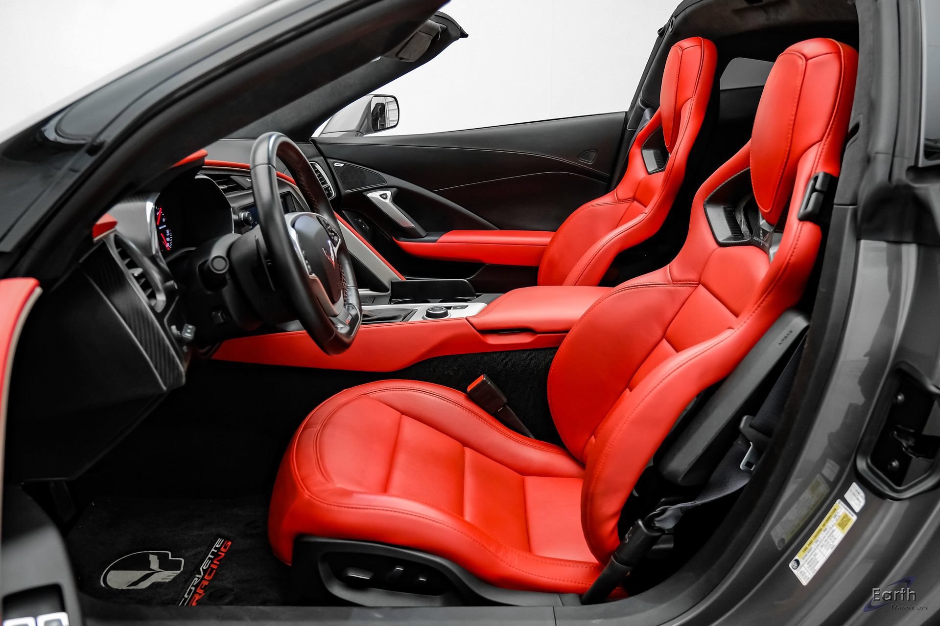 Used 2015 Chevrolet Corvette Z06 w/ 3LZ Preferred Equipment Group RWD image 45