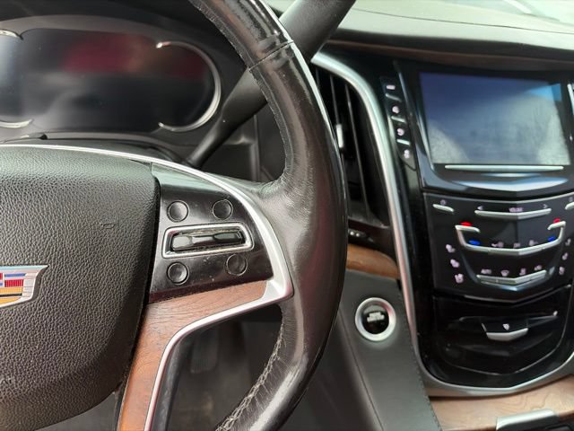 Used 2019 Cadillac Escalade ESV Luxury AWD/4WD image 16