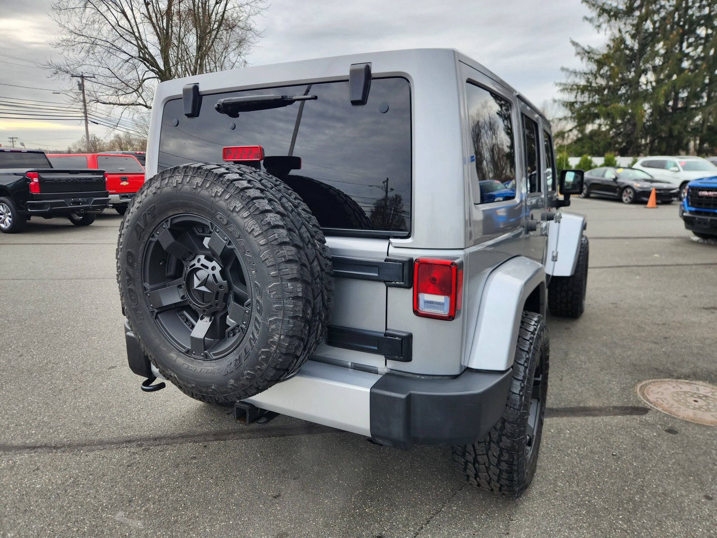 Used 2014 Jeep Wrangler Unlimited Sahara w/ Max Tow Package image 13