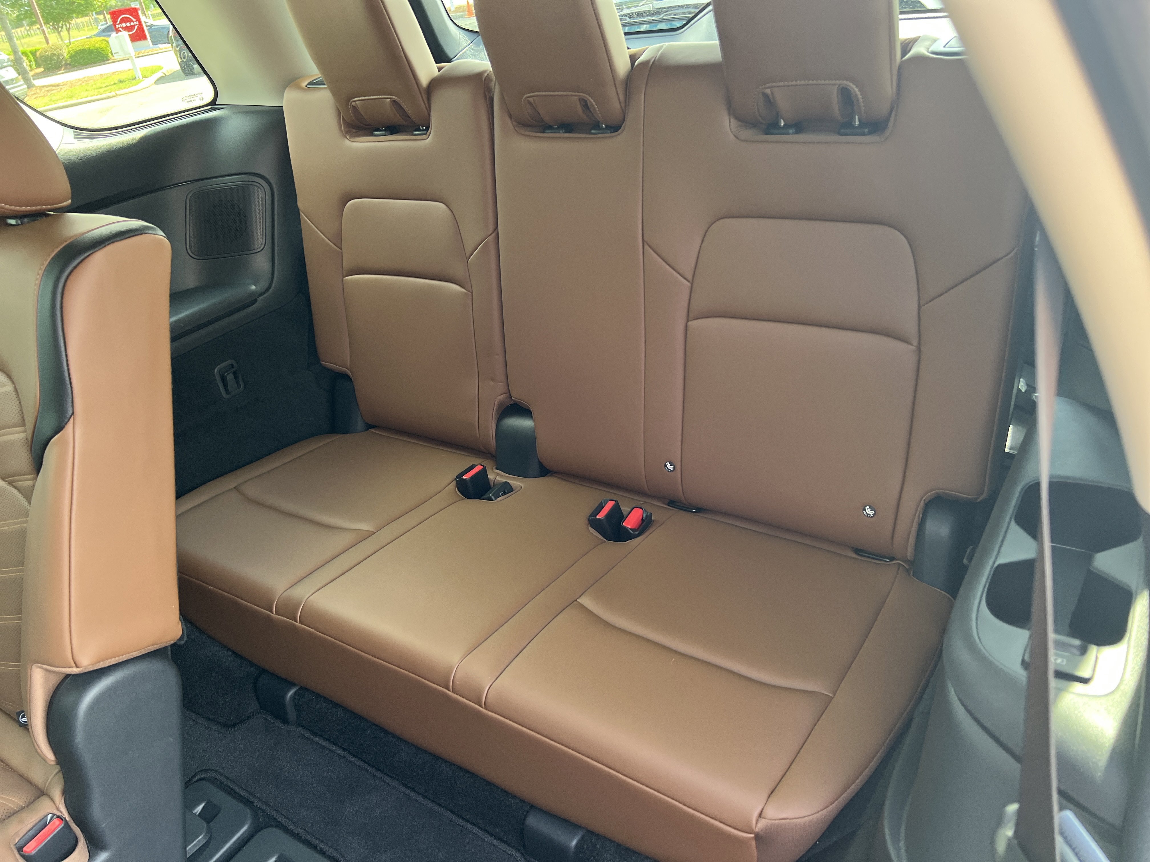 Certified 2025 Nissan Pathfinder Platinum w/ Cargo Package AWD/4WD image 15