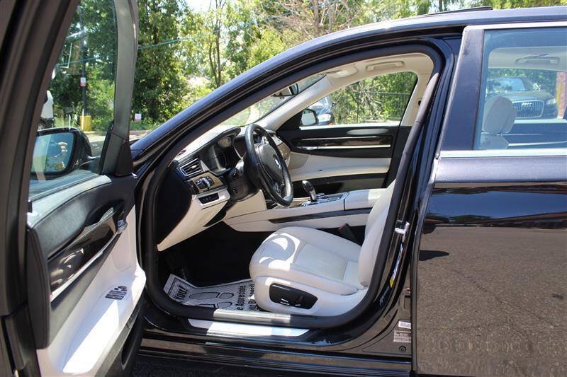 Used 2015 BMW 740Li RWD image 10