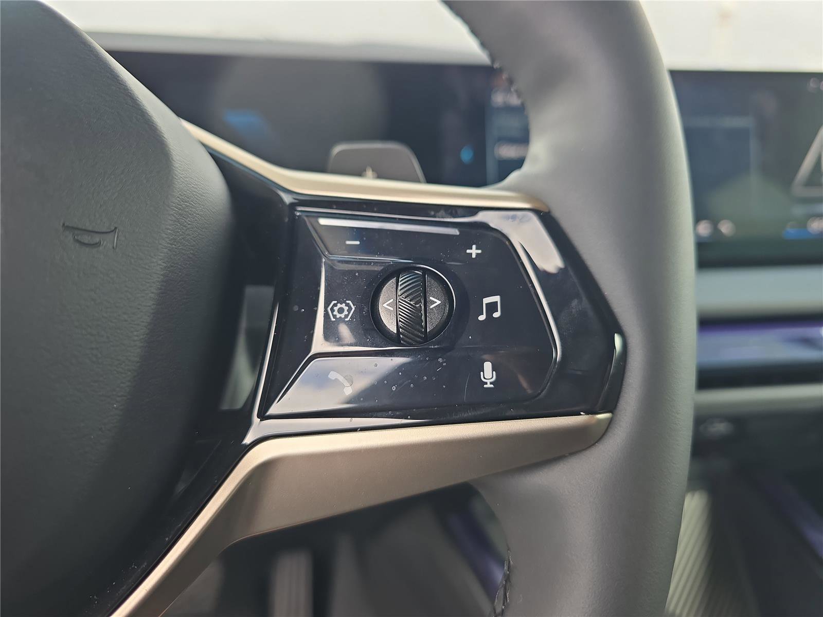 Certified 2025 BMW X3 xDrive30i image 22