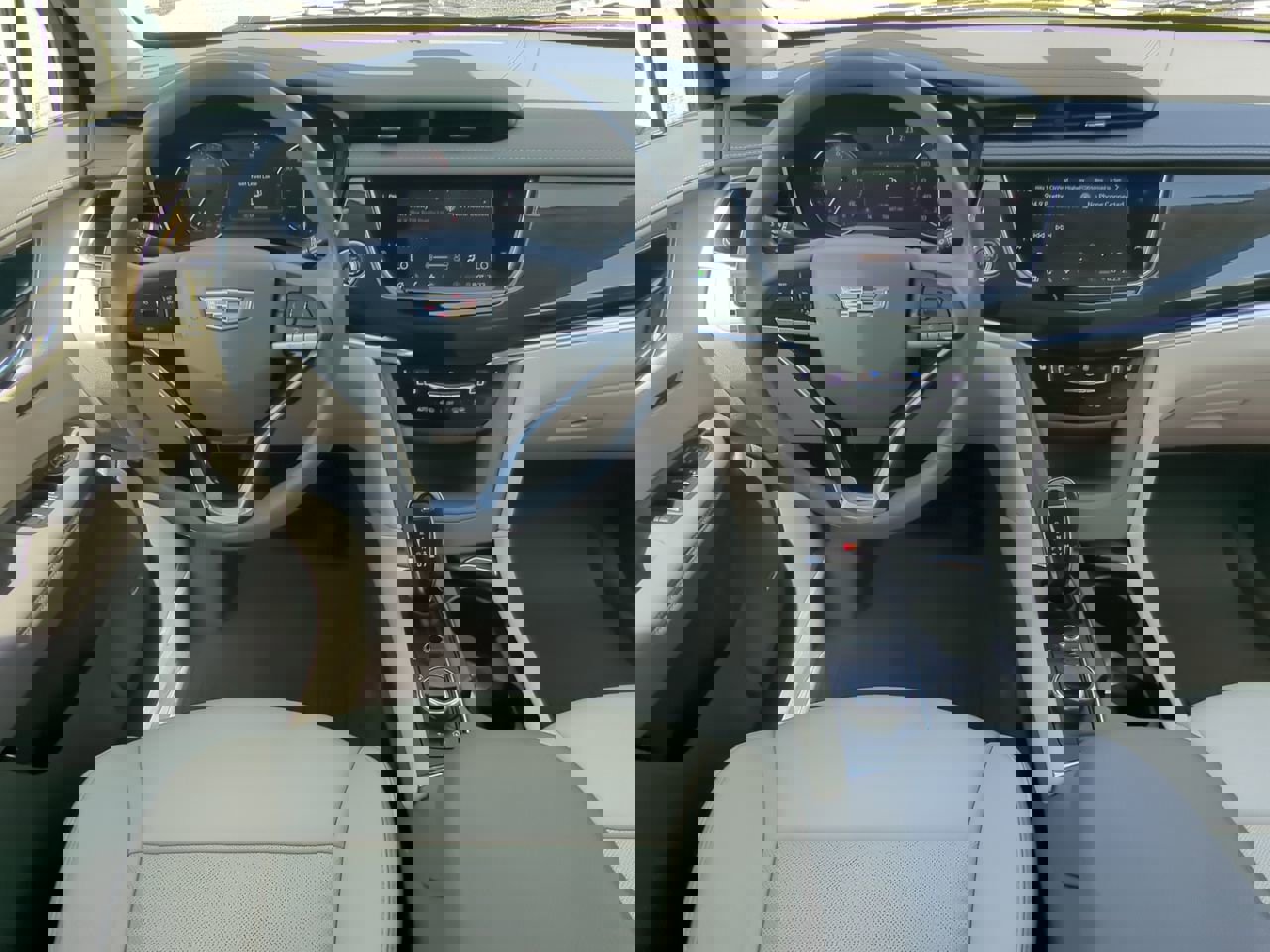 Used 2020 Cadillac XT6 Premium Luxury image 14