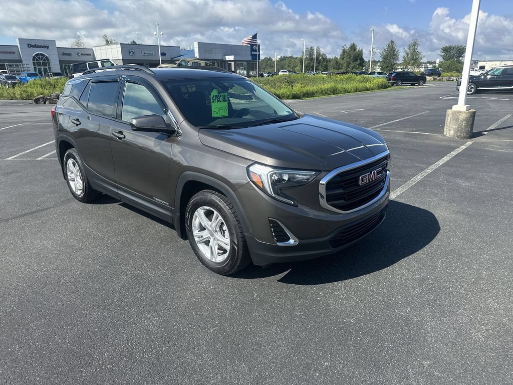 Used 2020 GMC Terrain SLE w/ Driver Convenience Package AWD/4WD image 2
