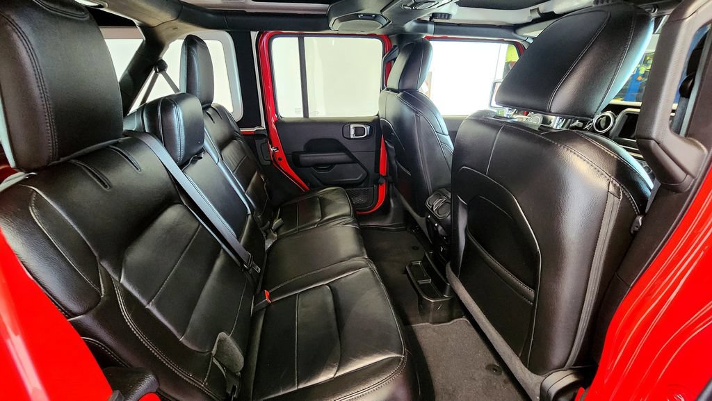 Used 2021 Jeep Wrangler Unlimited Sahara AWD/4WD image 43