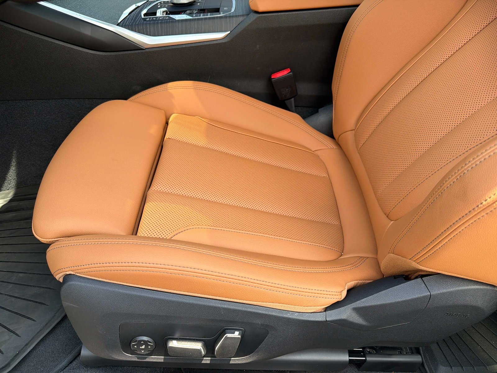 Used 2025 BMW 230i Coupe w/ Premium Package RWD image 28