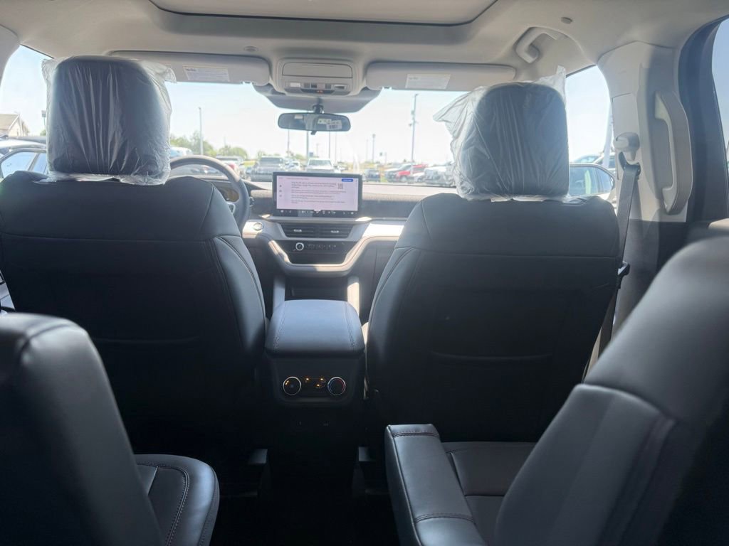 New 2026 Ford Explorer Active AWD/4WD image 41