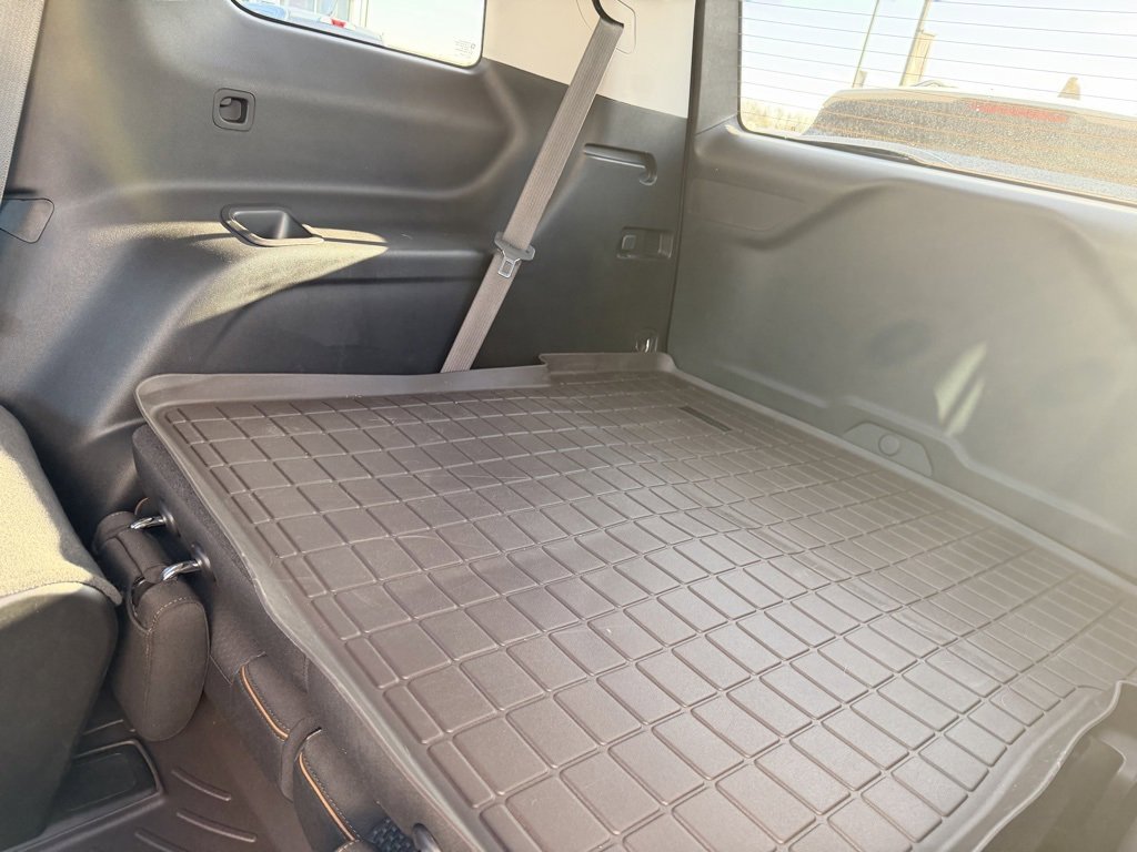 Used 2022 GMC Acadia AT4 image 31