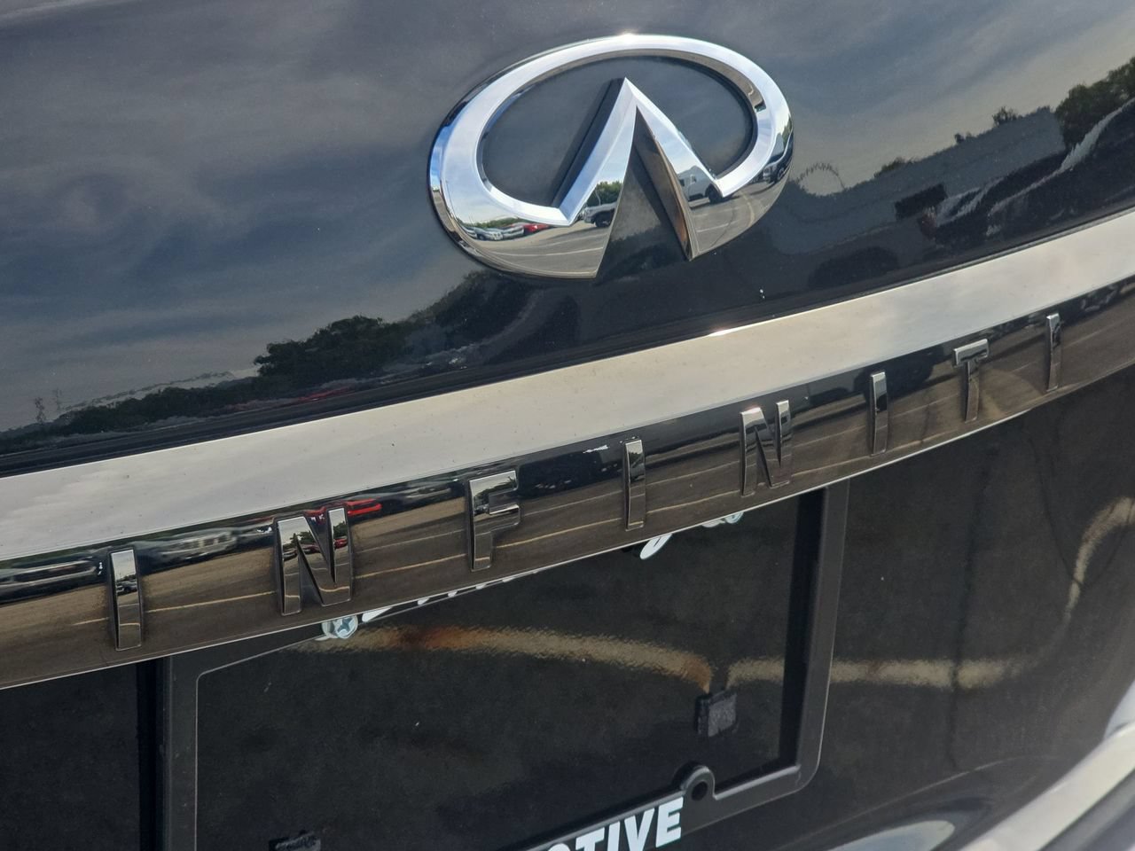 Used 2022 INFINITI QX80 Premium Select w/ Cargo Package AWD/4WD image 33