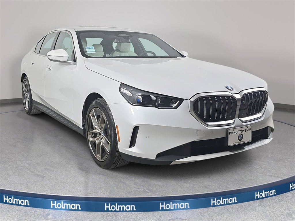 Used 2026 BMW 530i xDrive w/ Premium Package image 4