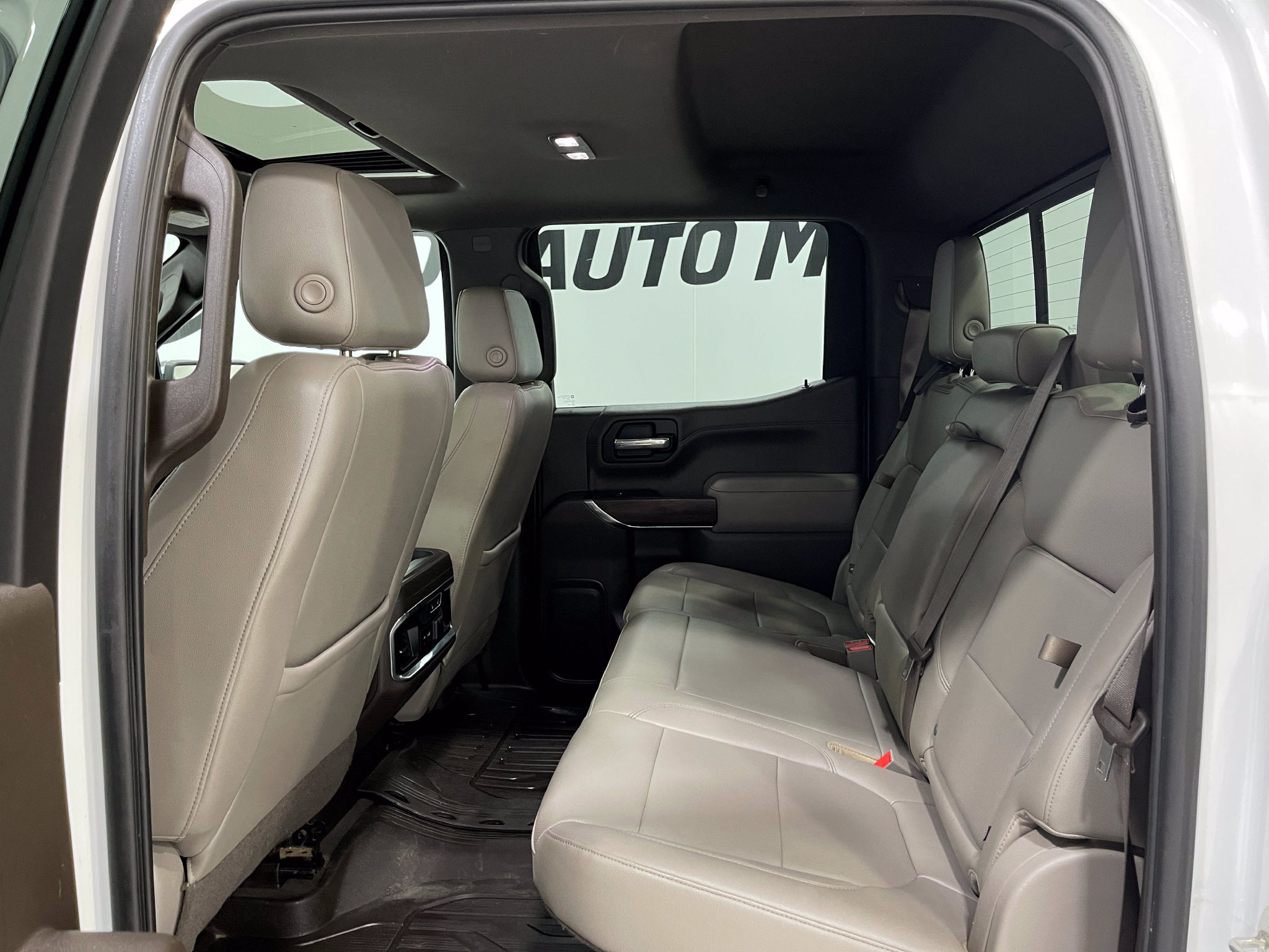 Used 2019 GMC Sierra 1500 SLT w/ SLT Premium Plus Package AWD/4WD image 30