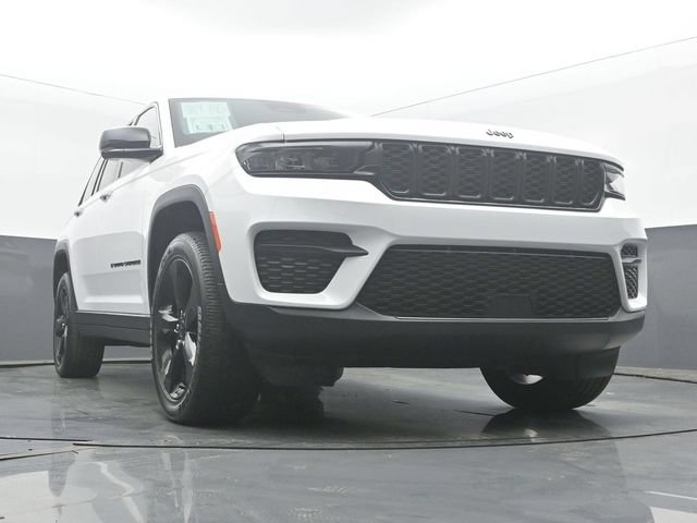Used 2023 Jeep Grand Cherokee Altitude AWD/4WD image 51