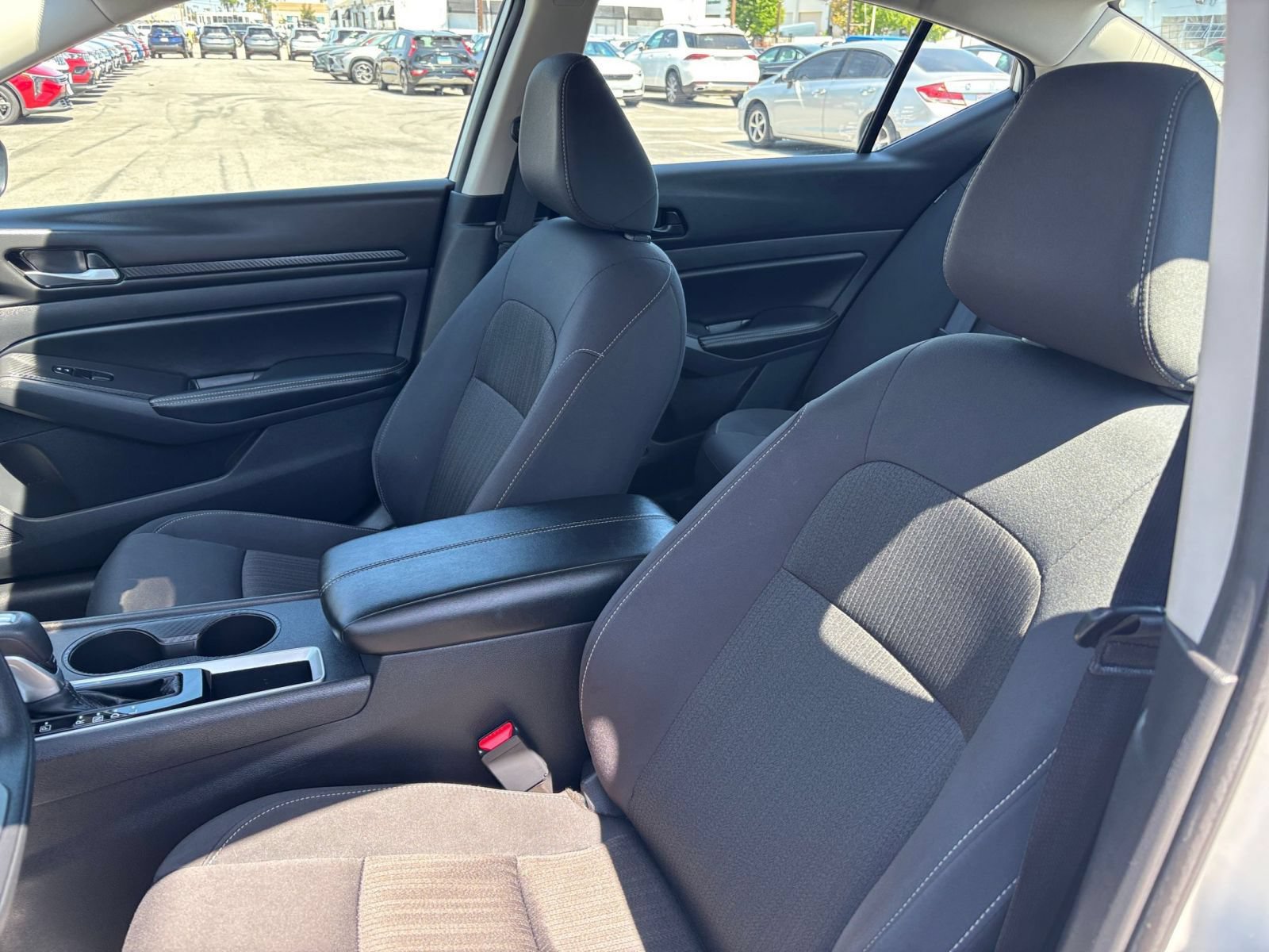 Used 2025 Nissan Altima 2.5 SV FWD image 28