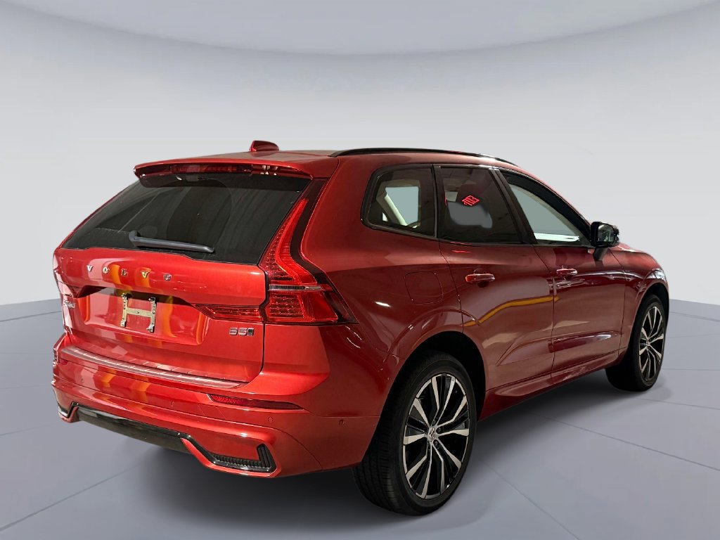 Used 2024 Volvo XC60 B5 Plus w/ Protection Package Premier AWD/4WD image 4