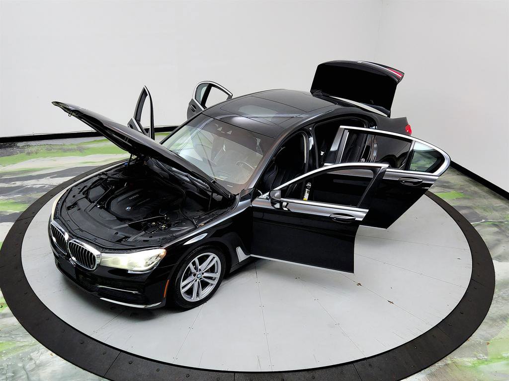 Used 2017 BMW 740i RWD image 34