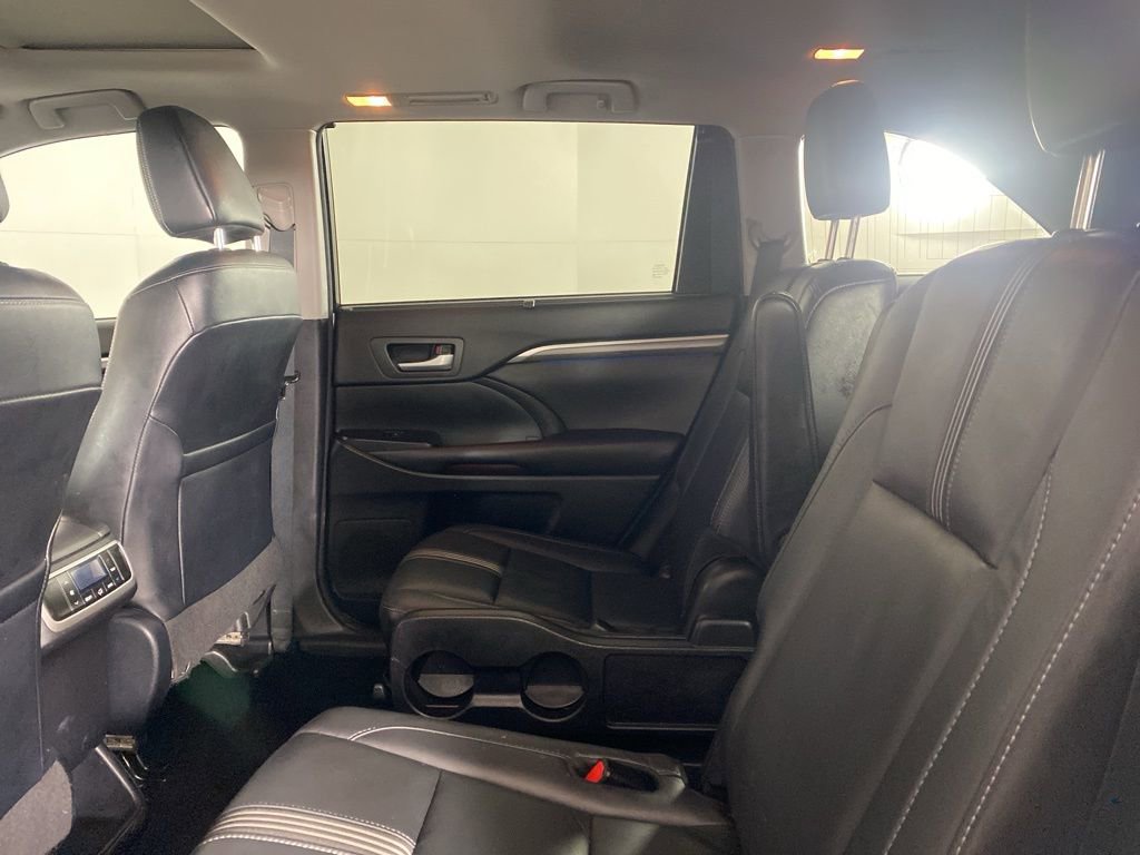 Used 2018 Toyota Highlander SE AWD/4WD image 27