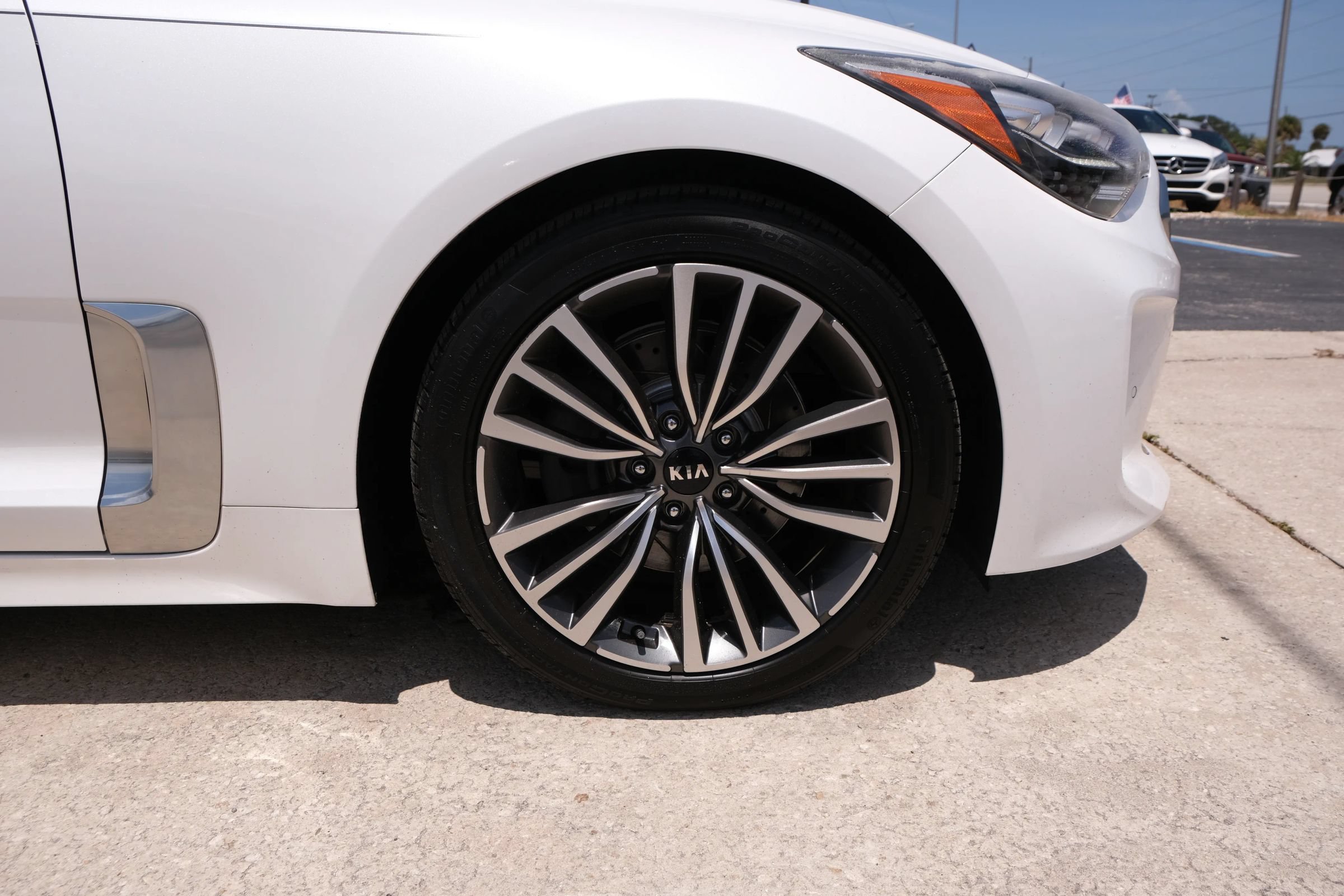 Used 2018 Kia Stinger Premium RWD image 20