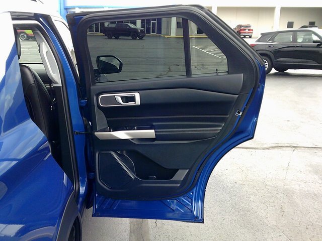 Used 2023 Ford Explorer XLT w/ Equipment Group 202A image 24