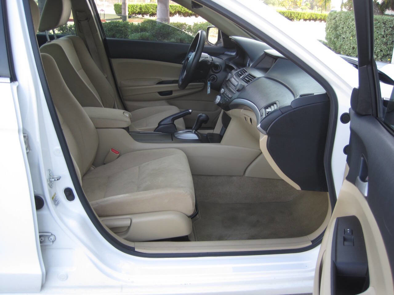 Used 2011 Honda Accord LX image 24