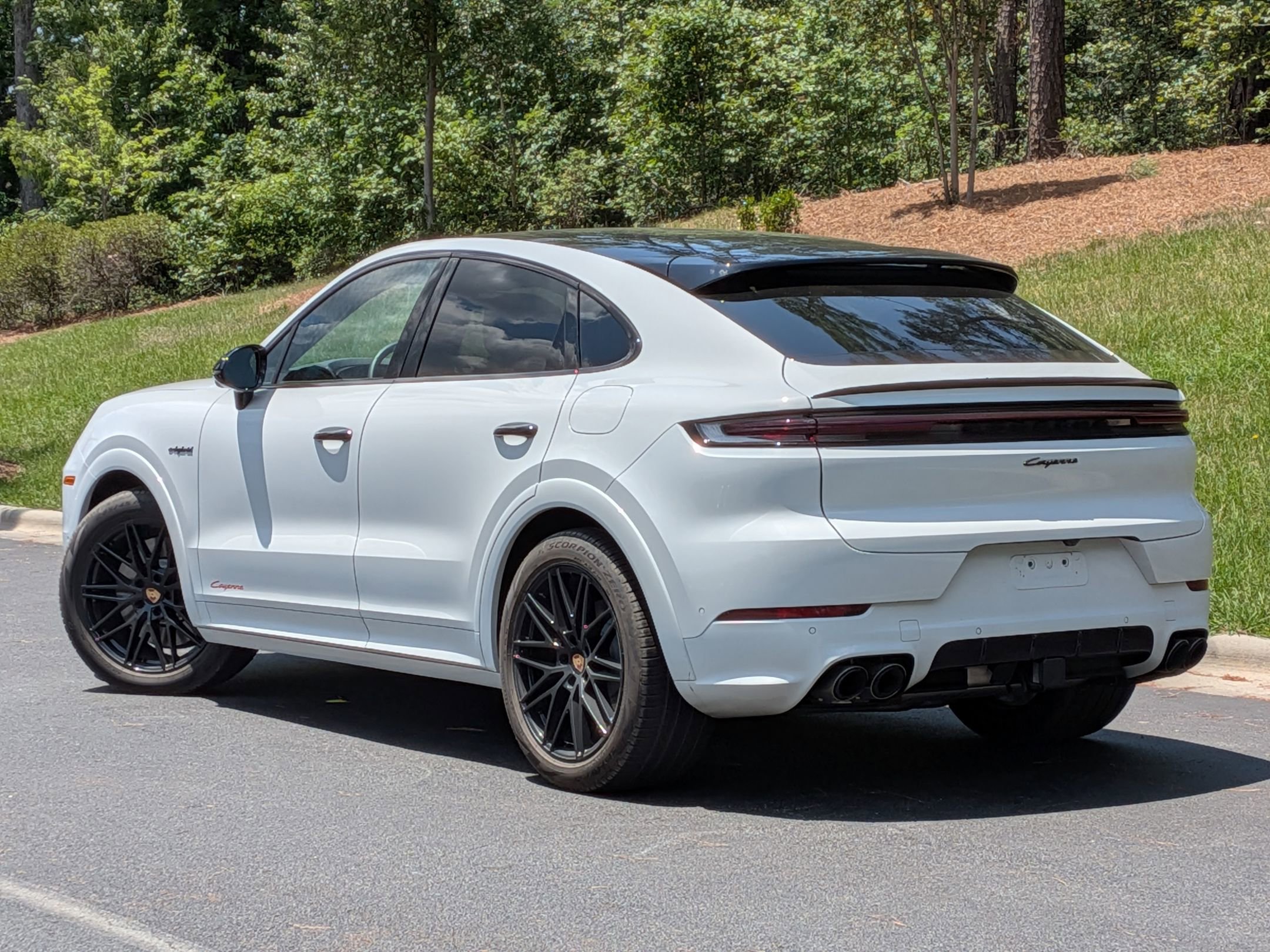 Certified 2026 Porsche Cayenne S AWD/4WD image 3