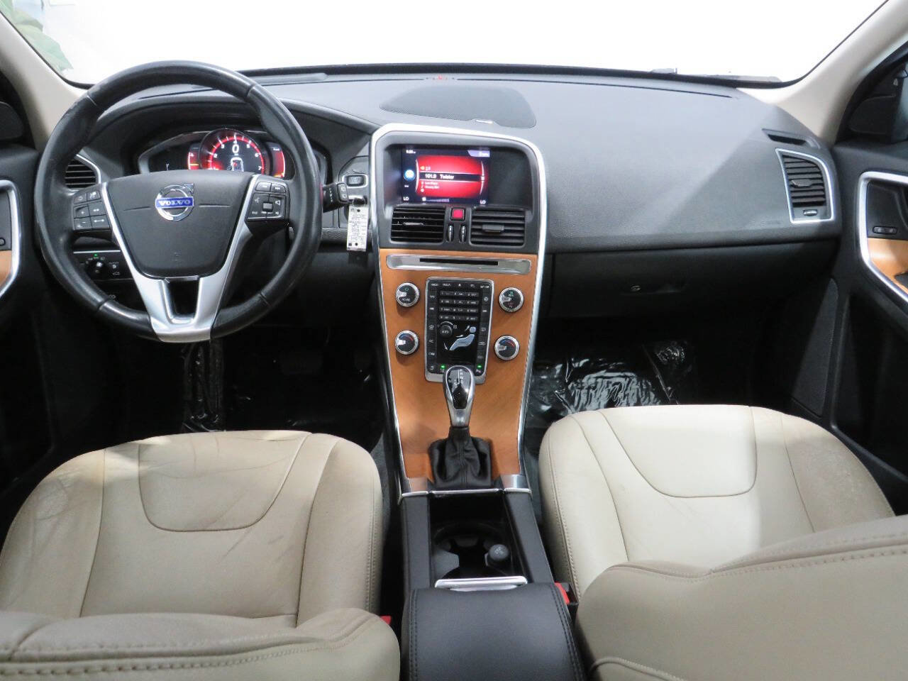 Used 2017 Volvo XC60 T5 Inscription w/ Advanced Package FWD image 14