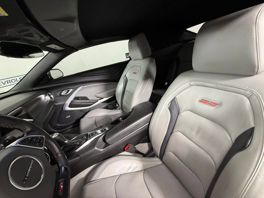 Used 2018 Chevrolet Camaro SS image 29