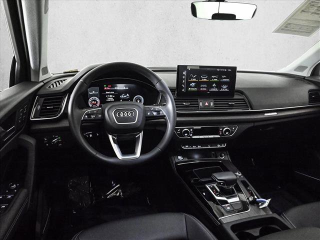 Used 2023 Audi Q5 2.0T Premium Plus w/ Premium Plus Package AWD/4WD image 19