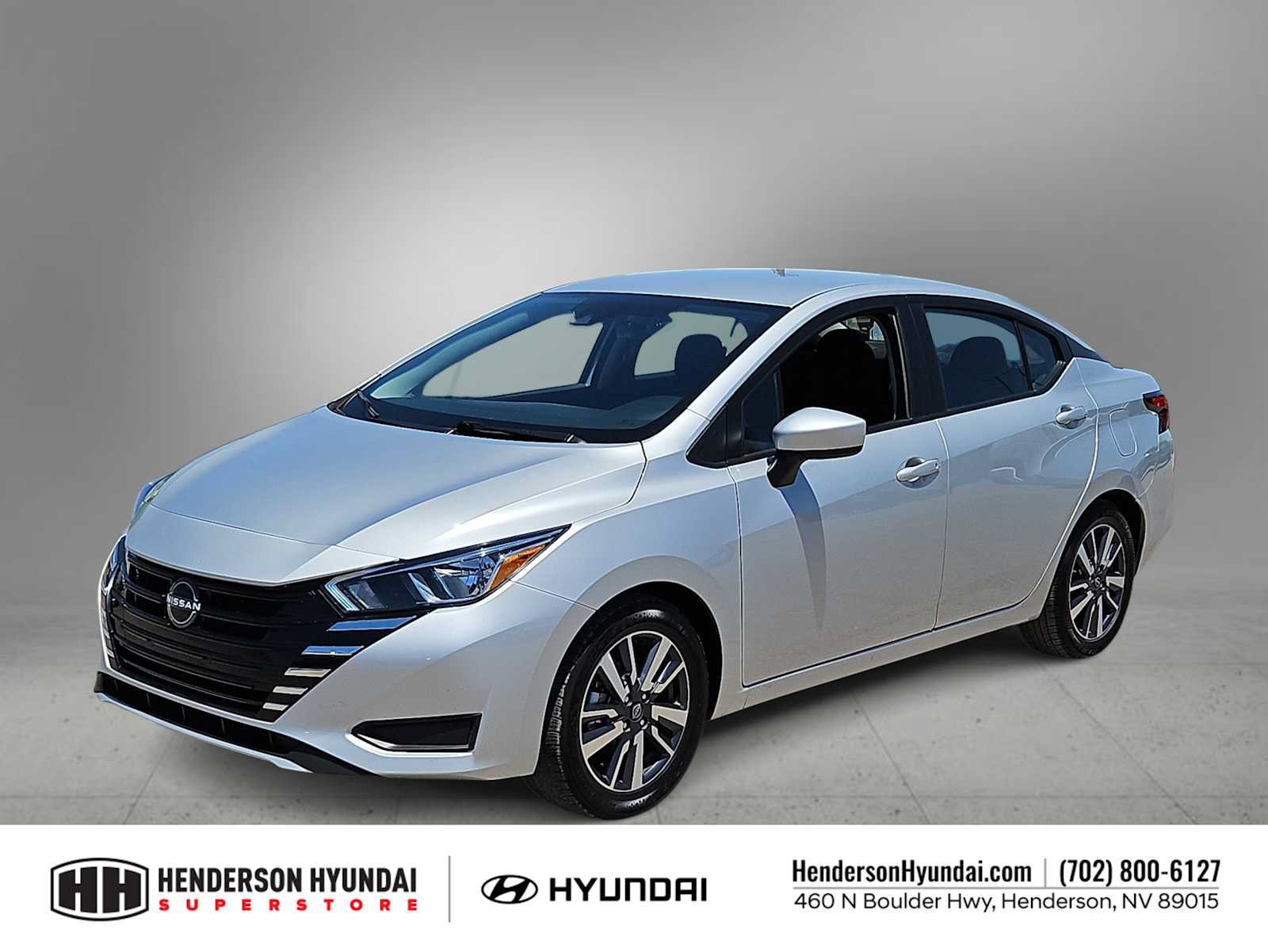 Used 2023 Nissan Versa SV FWD image 4