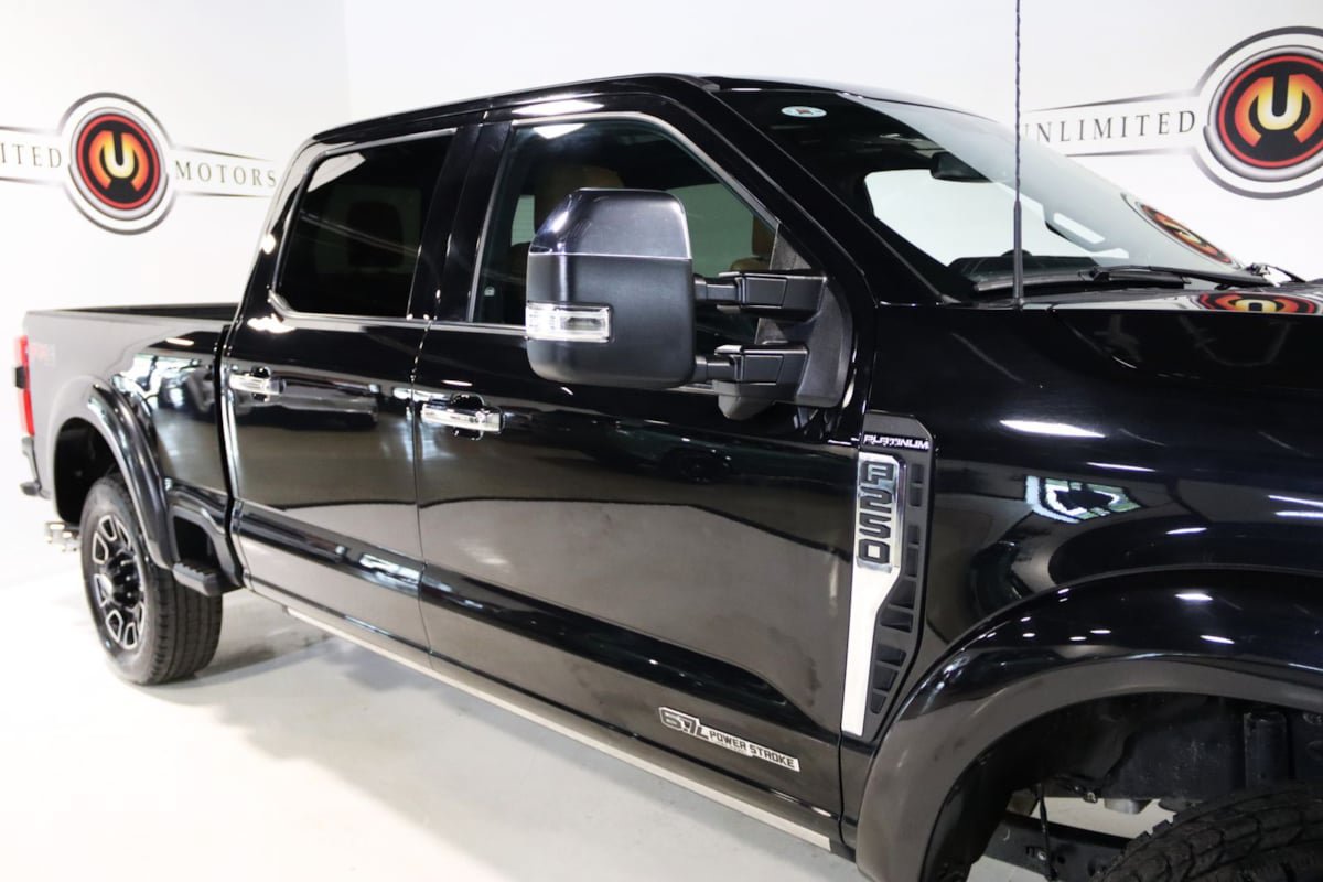 Used 2023 Ford F250 Platinum w/ FX4 Off-Road Package AWD/4WD image 85