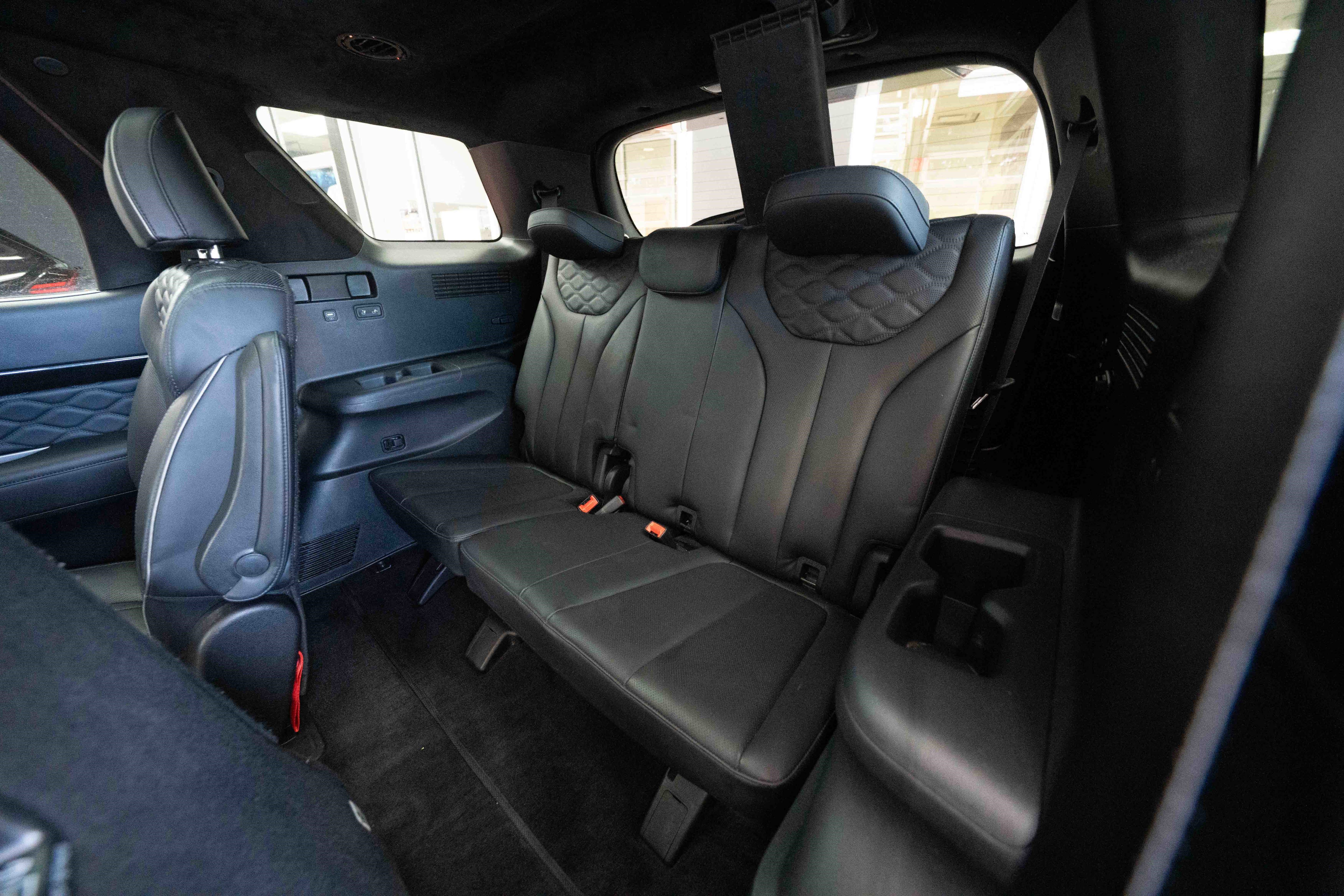 Used 2022 Hyundai Palisade Calligraphy w/ Cargo Package image 24