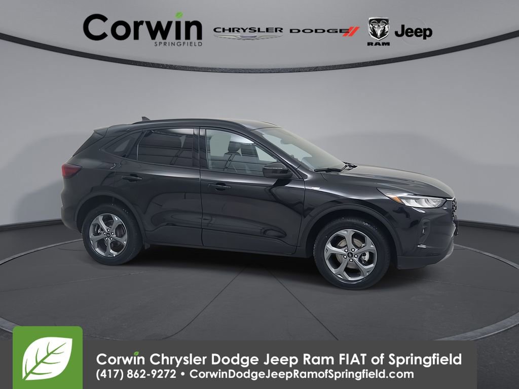 Used 2025 Ford Escape ST-Line Select image 1