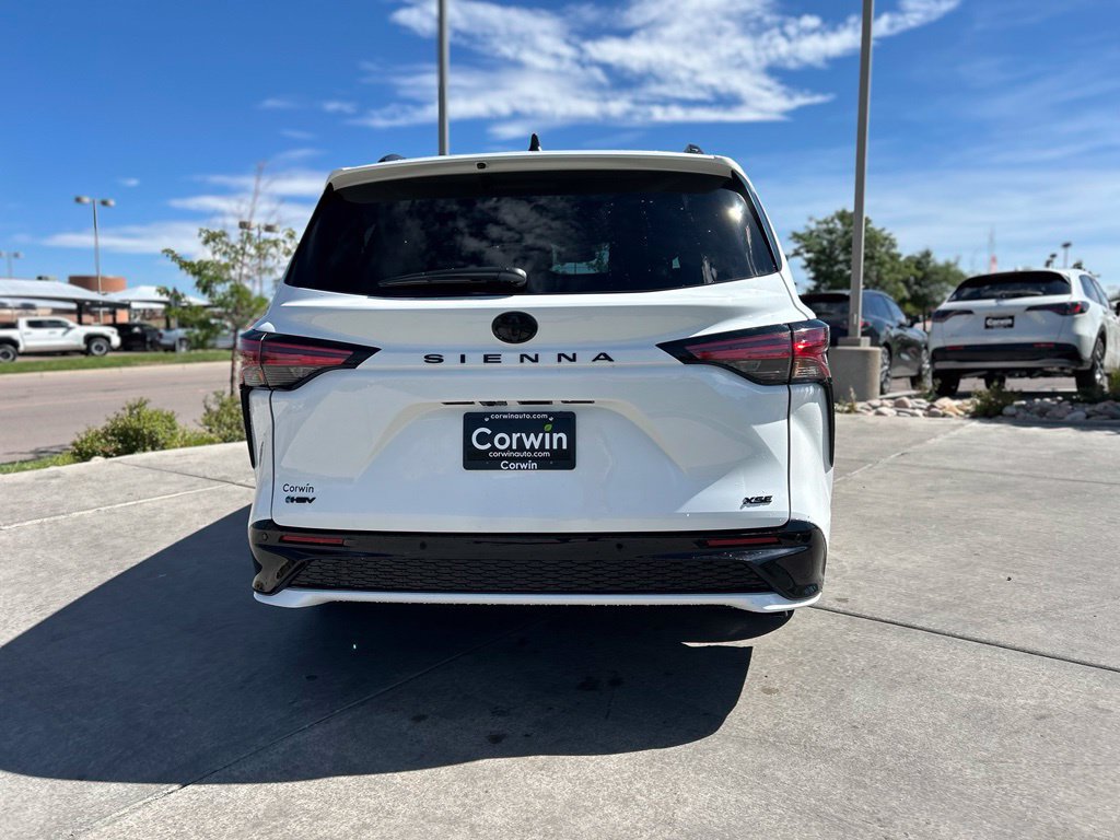 Used 2026 Toyota Sienna XSE FWD image 7