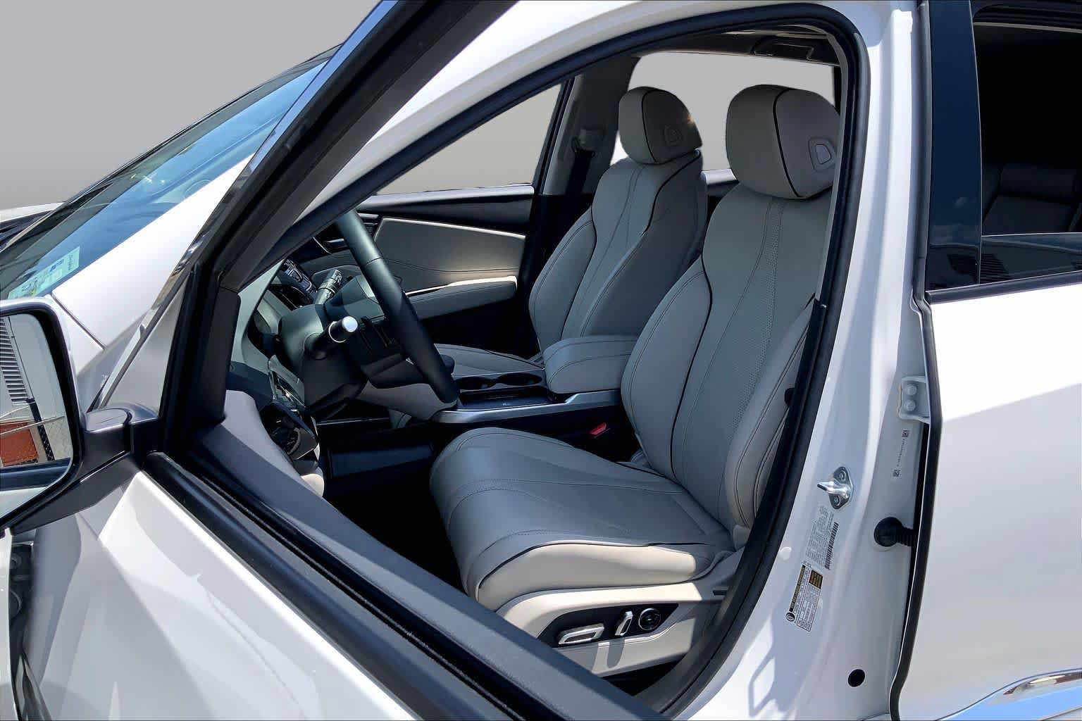 Used 2025 Acura RDX SH-AWD w/ Advance Package image 8