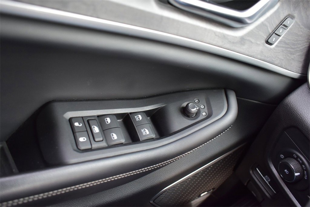 Used 2023 Jeep Grand Cherokee Limited w/ Black Appearance Package image 23