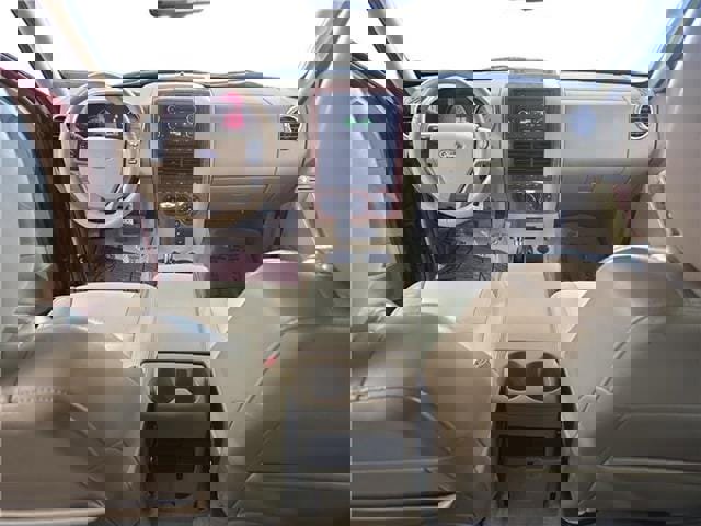 Used 2010 Ford Explorer Eddie Bauer image 3