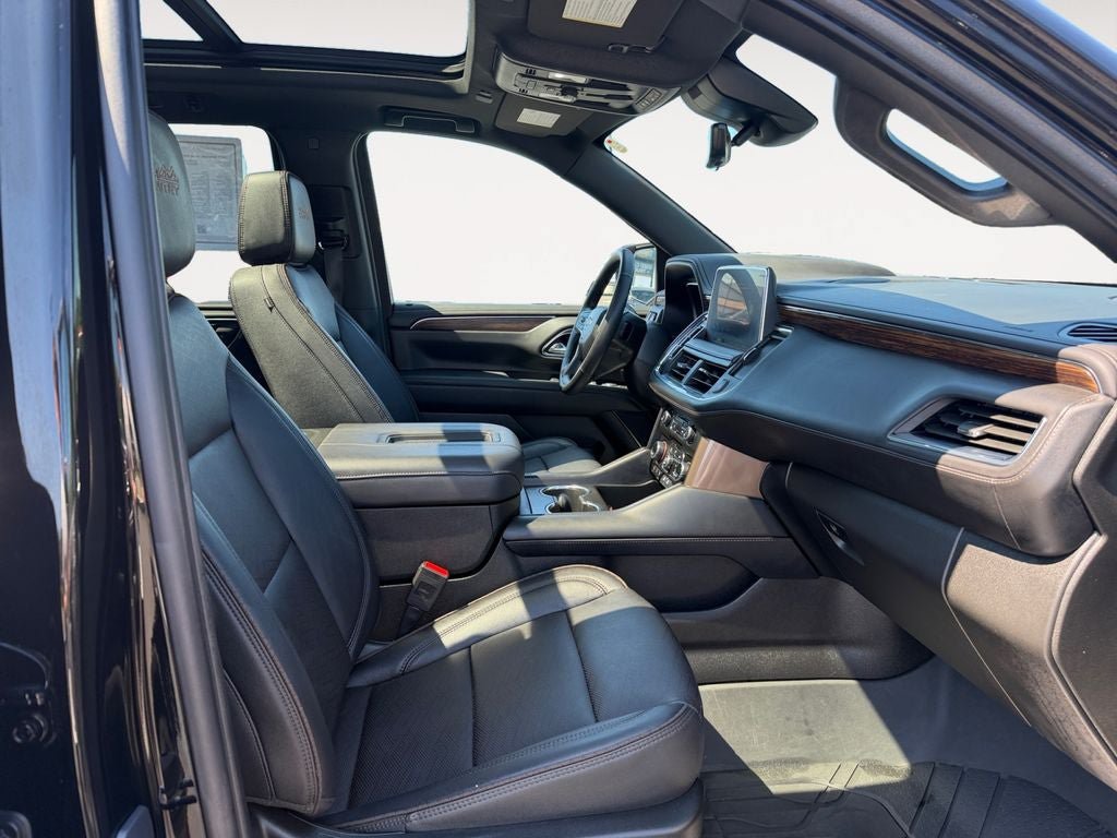 Used 2023 Chevrolet Tahoe High Country w/ Premium Package 2 AWD/4WD image 24