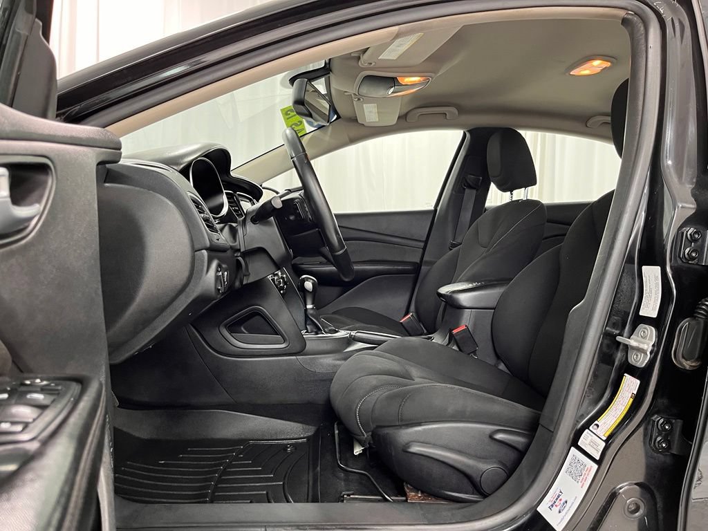 Used 2013 Dodge Dart SXT w/ SXT Special Edition Group FWD image 9