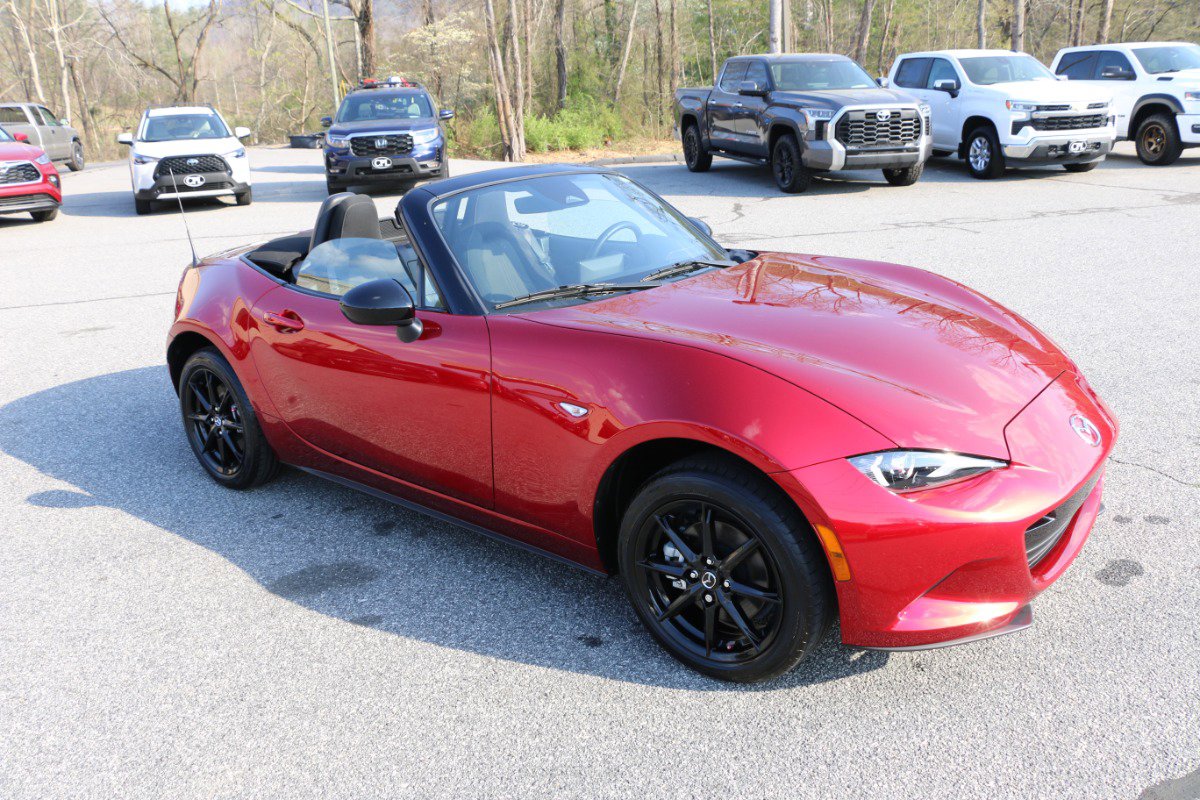Used 2025 MAZDA MX-5 Miata Sport image 10
