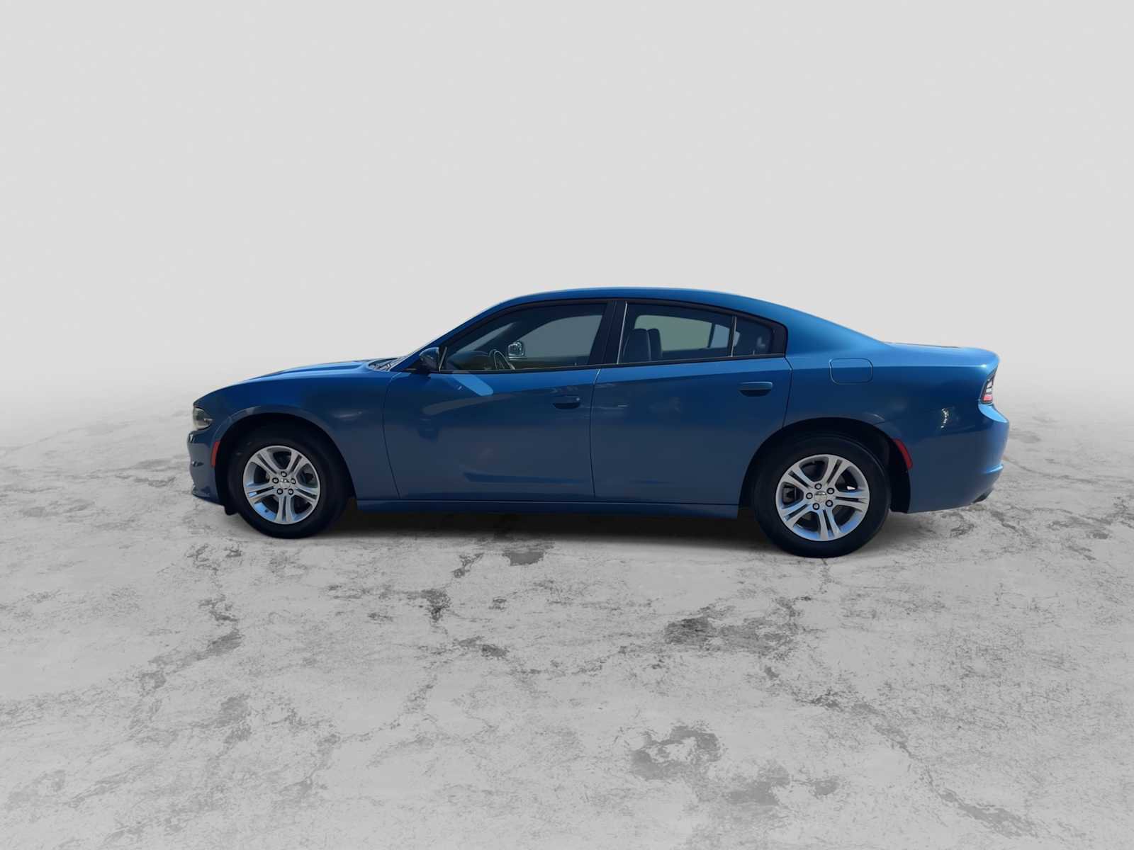 Certified 2022 Dodge Charger SXT w/ Leather Interior Group image 5