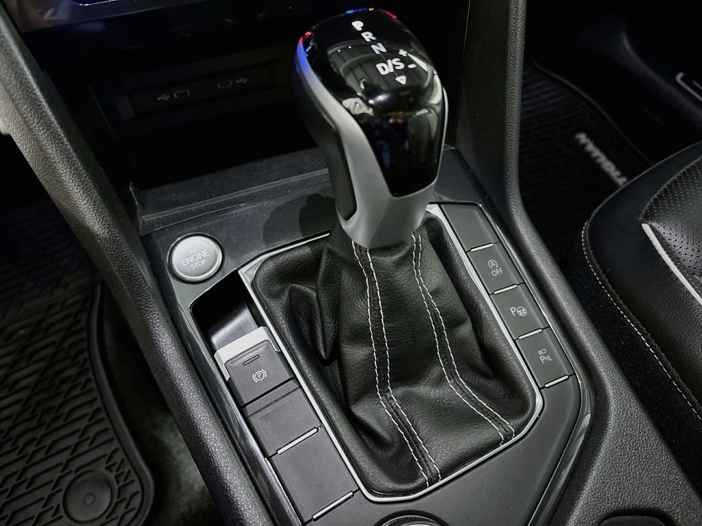 Certified 2023 Volkswagen Tiguan SEL R-Line AWD/4WD image 19