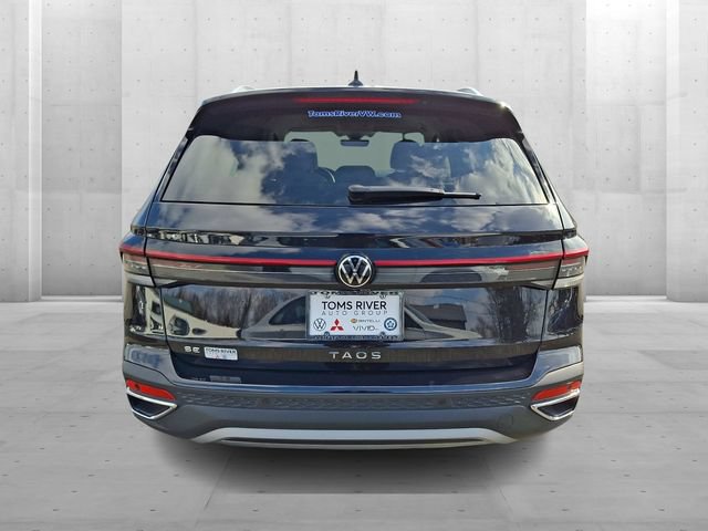 Used 2025 Volkswagen Taos SE FWD image 5