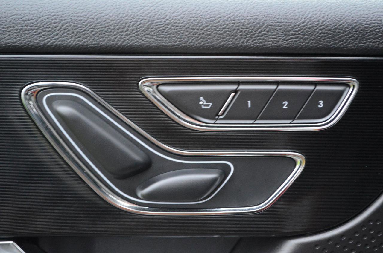 Used 2023 Lincoln Corsair AWD w/ Equipment Group 101A image 23