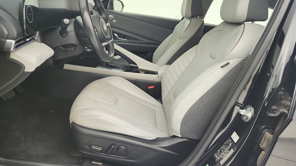 Used 2024 Hyundai Elantra Limited FWD image 14
