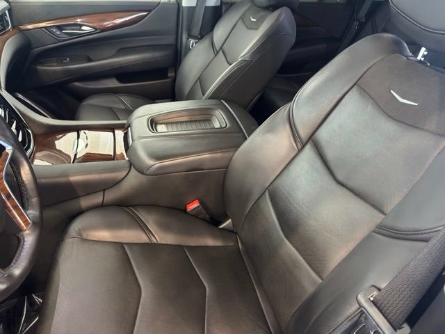 Used 2020 Cadillac Escalade Premium Luxury AWD/4WD image 7