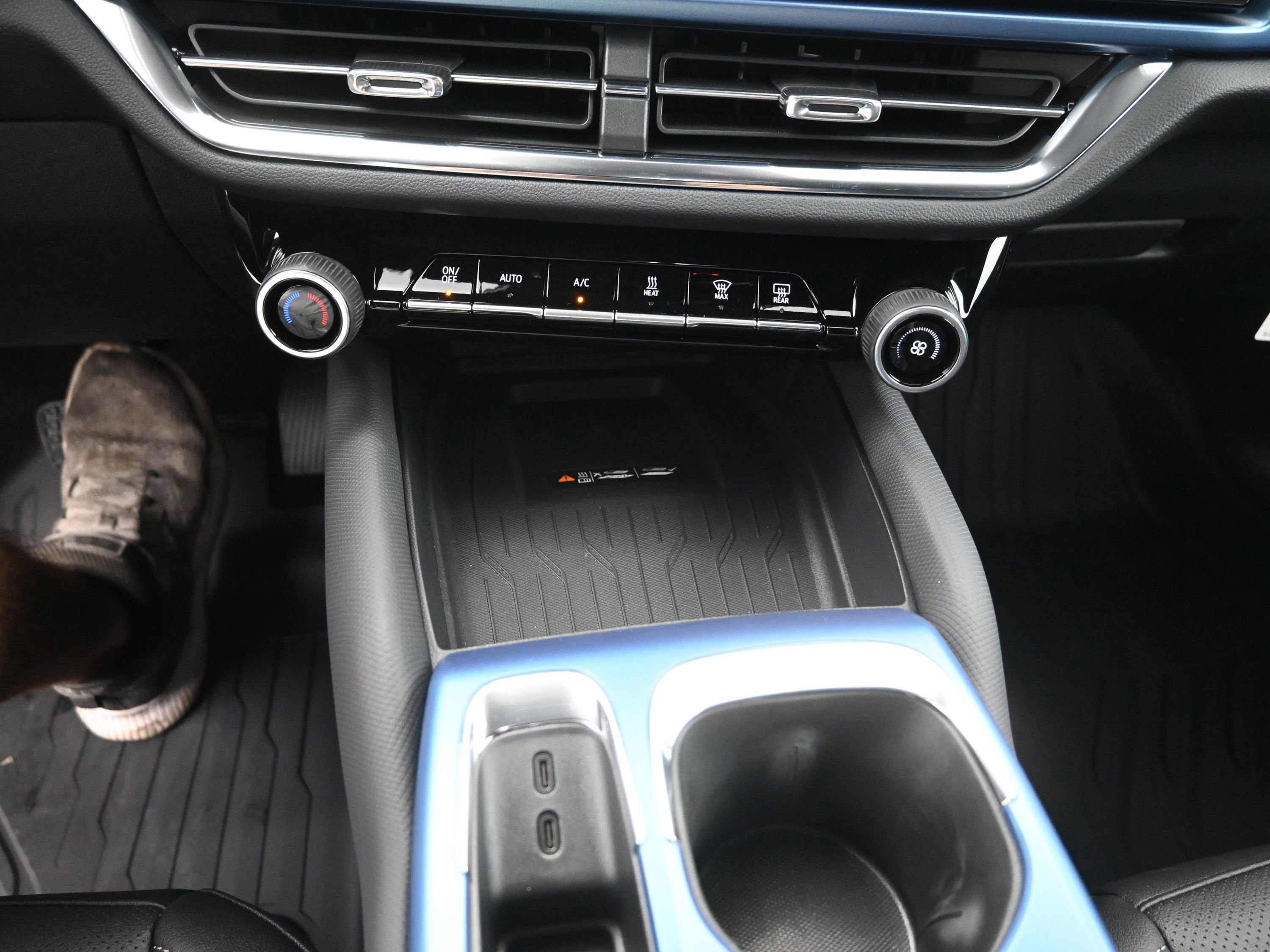 New 2026 Chevrolet Equinox EV LT image 19