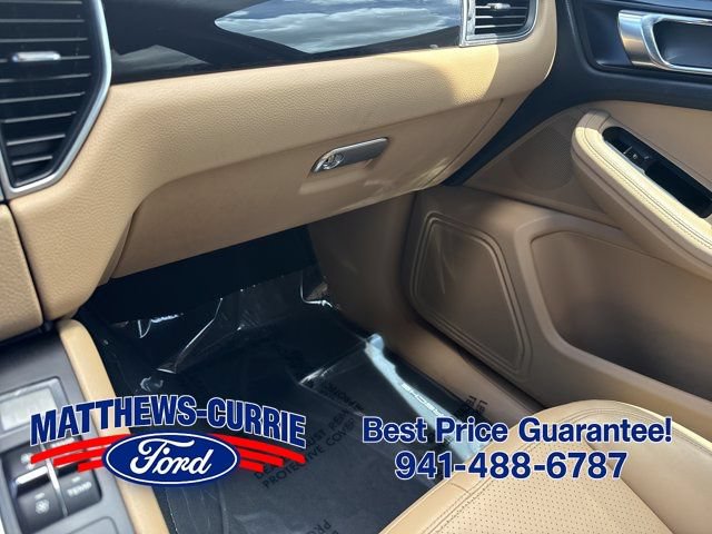 Used 2018 Porsche Macan AWD/4WD image 23