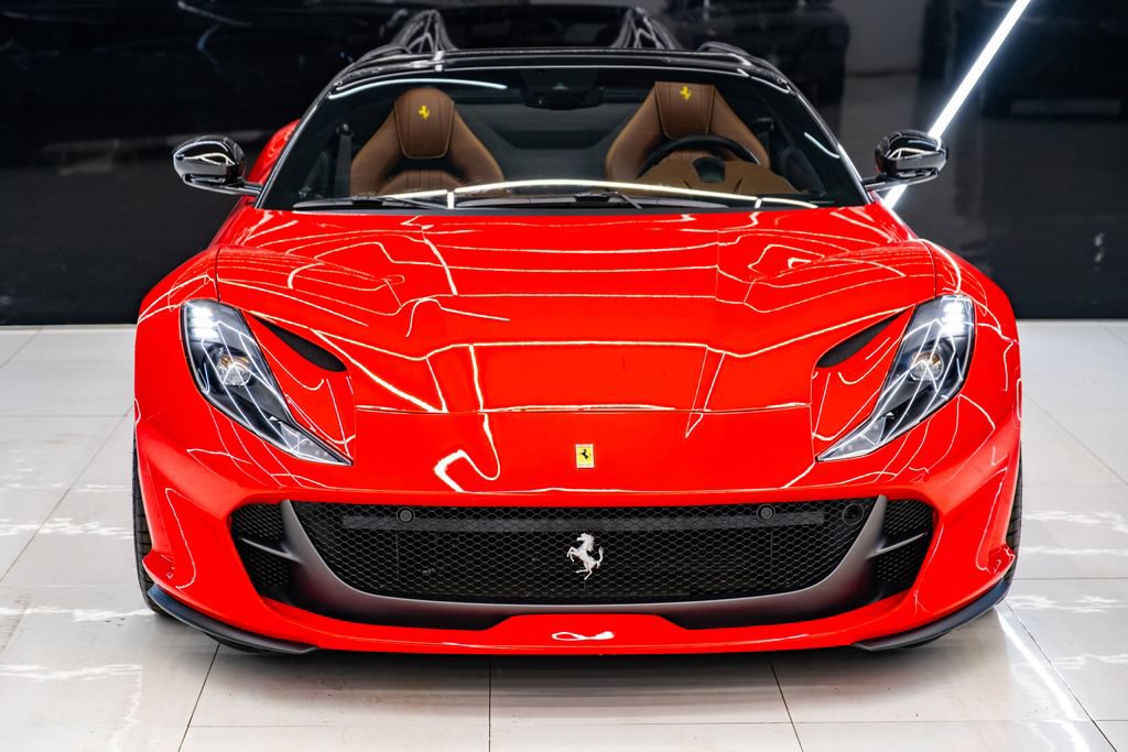 Used 2021 Ferrari 812 GTS RWD image 5