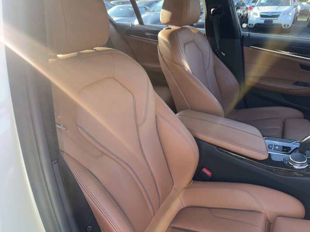 Used 2017 BMW 540i xDrive image 42