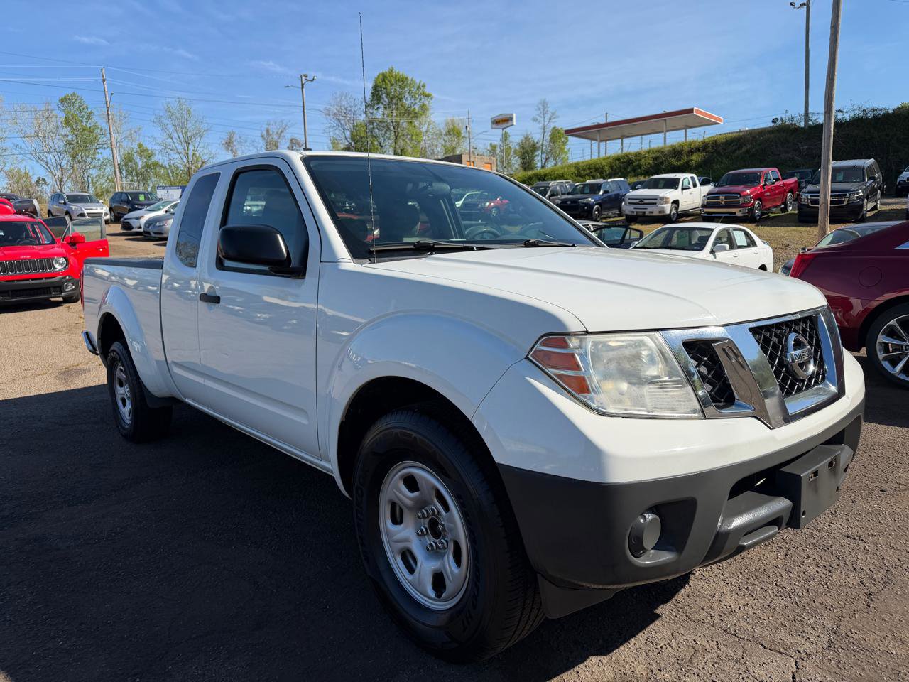 Used 2015 Nissan Frontier S RWD image 5