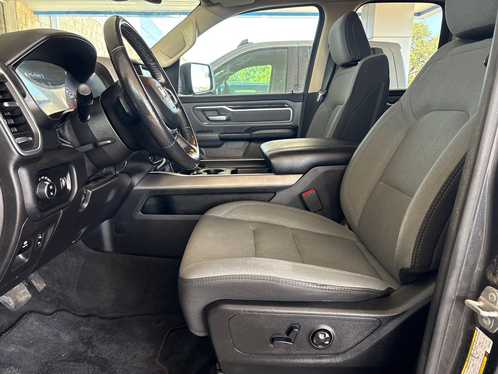 Used 2020 RAM 1500 Big Horn AWD/4WD image 13